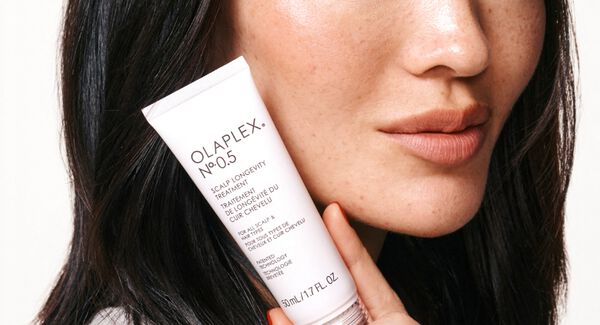 Hoe gebruik je OLAPLEX No.0 Intensive Bond? Opbouwende behandeling