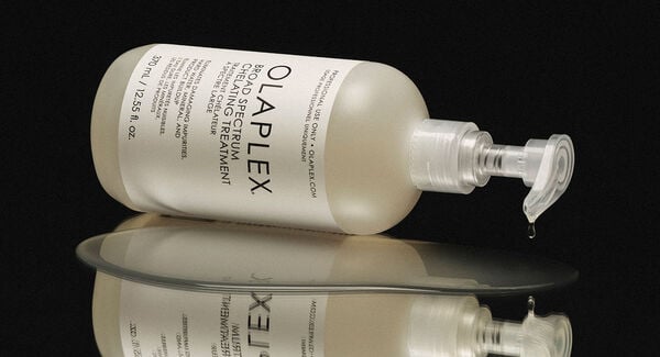 Hoe gebruik je OLAPLEX Broad Spectrum Chelating Treatment?
